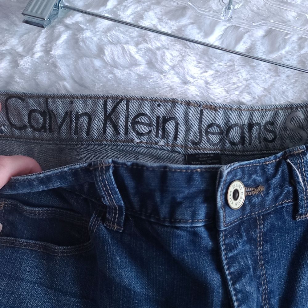 Calvin Klein Shape/ Stretch Crop Jeans - Picture 5 of 5